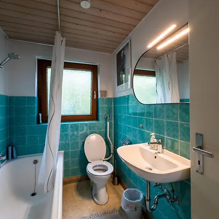 Sunroom 2 Bed West Town B17 Apartment *