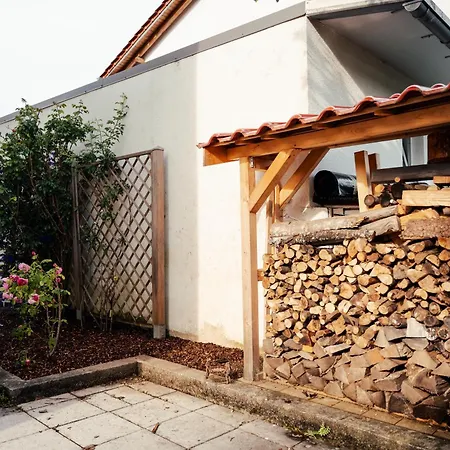 Sunroom 2 Bed West Town B17 *