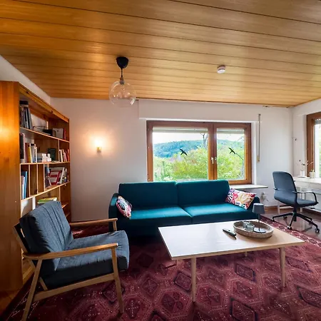 Apartment Sunroom 2 Bed West Town B17