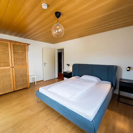 Sunroom 2 Bed West Town B17 *