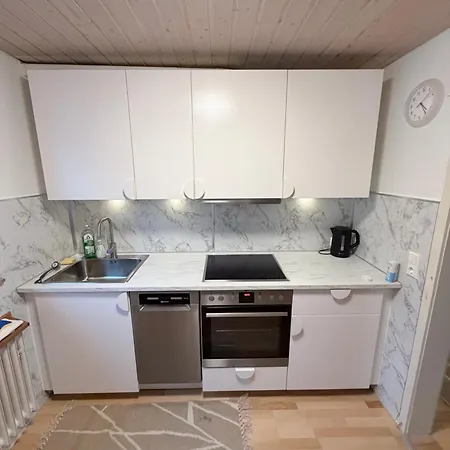 Sunroom 2 Bed West Town B17 דירה *