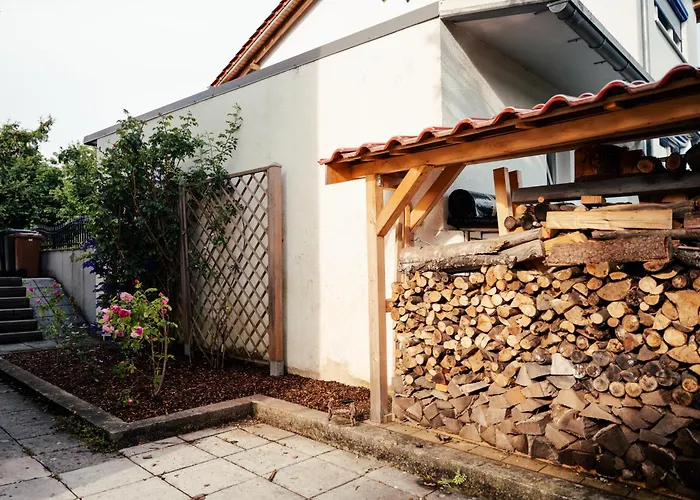 Sunroom 2 Bed West Town B17 *