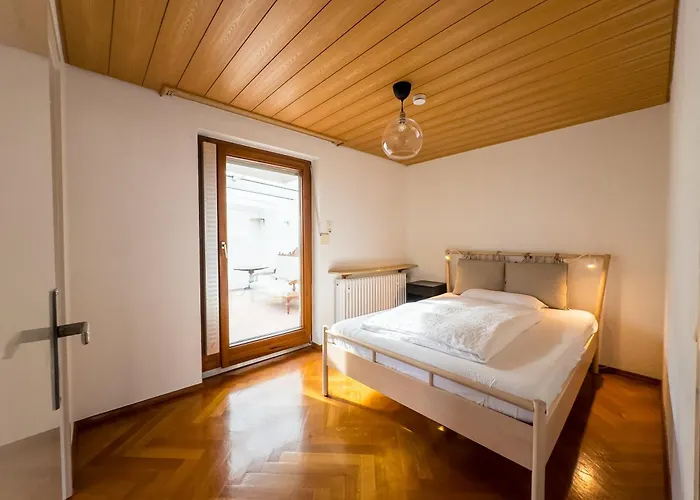 Sunroom 2 Bed West Town B17 Апартаменты