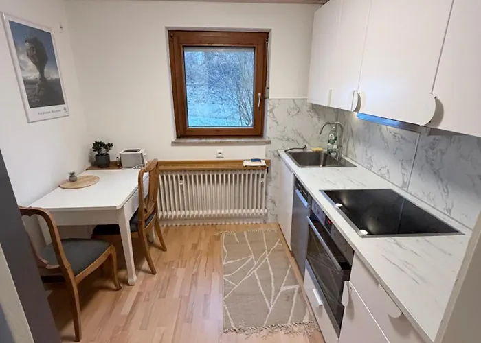 Sunroom 2 Bed West Town B17 Апартаменты *